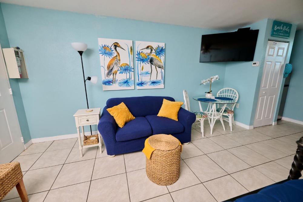 Queen Studio interior