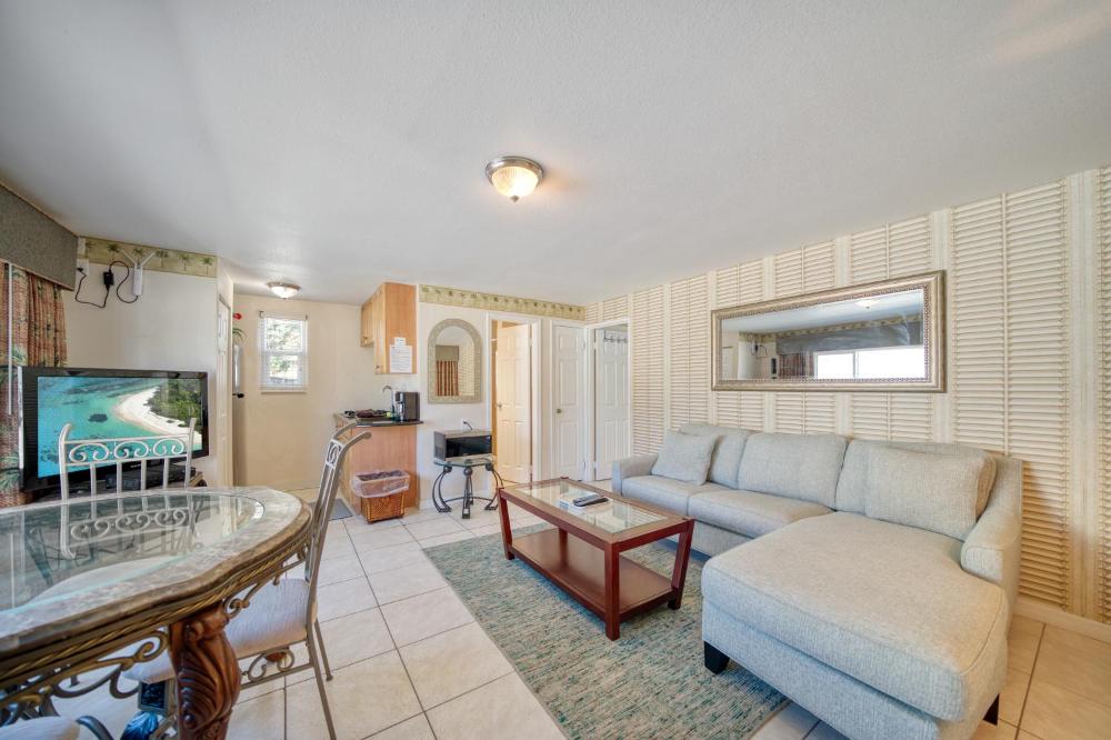One-Bedroom Queen Suite with Sofa Bed interior